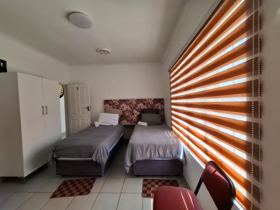 5 Bedroom Property for Sale in Oos Einde North West